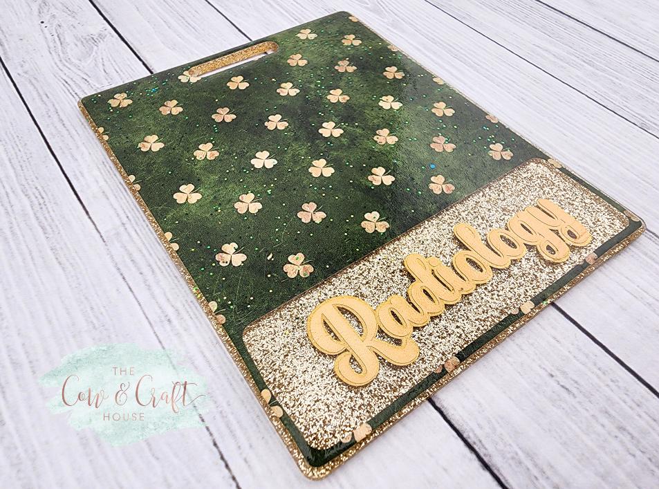 St Patrick Badge Buddy – Mustard Yellow with Gold Outline – Glitter Gold Background & Green Vinyl Clovers – Custom Name or Title Insert