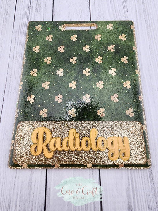 St Patrick Badge Buddy – Mustard Yellow with Gold Outline – Glitter Gold Background & Green Vinyl Clovers – Custom Name or Title Insert